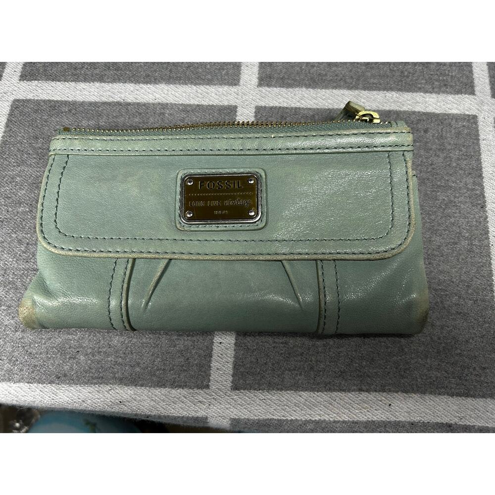 FOSSIL Long Live Vintage 1954 Faded minty green Distressed Leather Wallet Clutch
